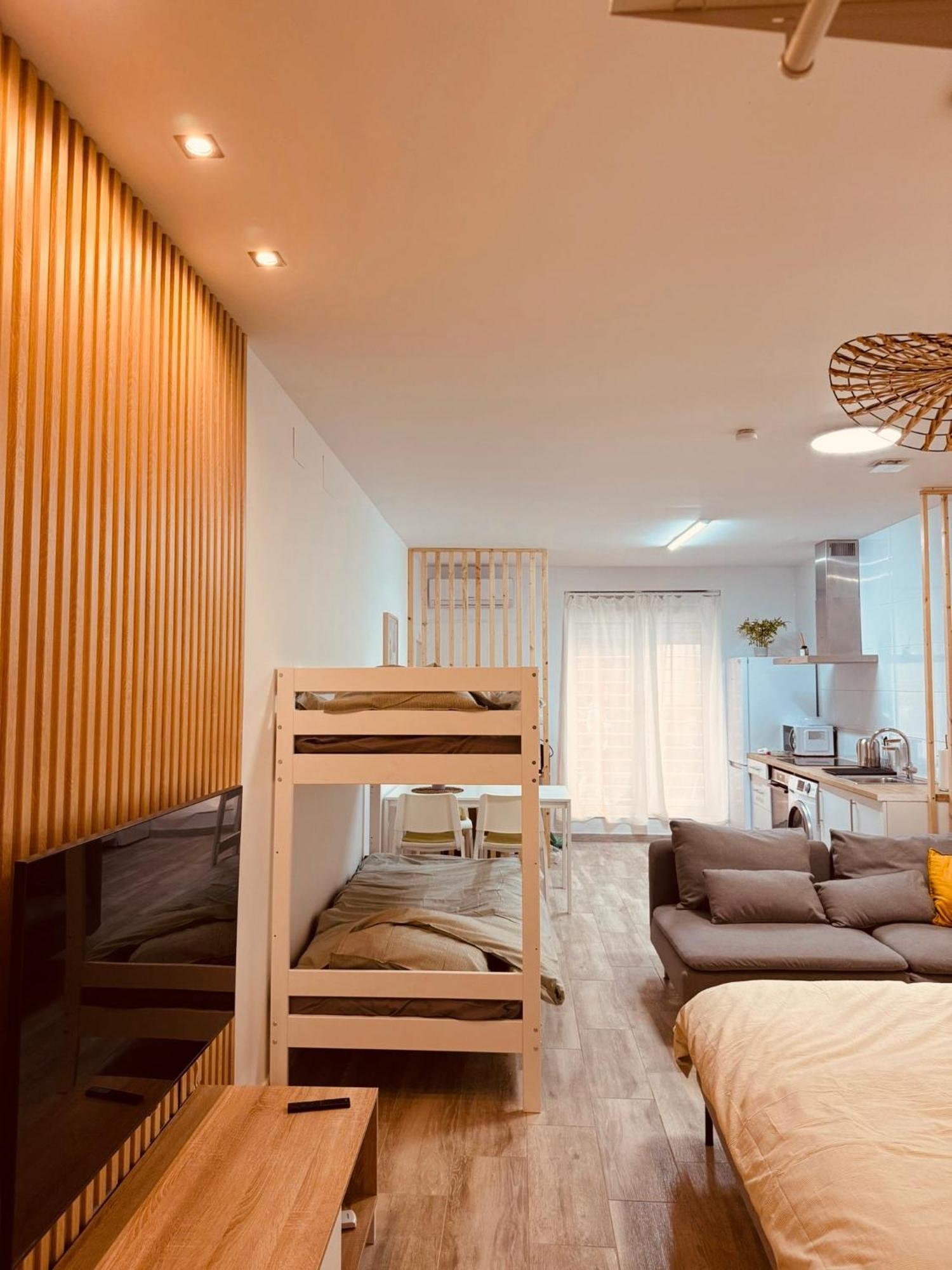 El Apartamentito De Zamarrilla Parking Gratis Incluido Malaga Ngoại thất bức ảnh
