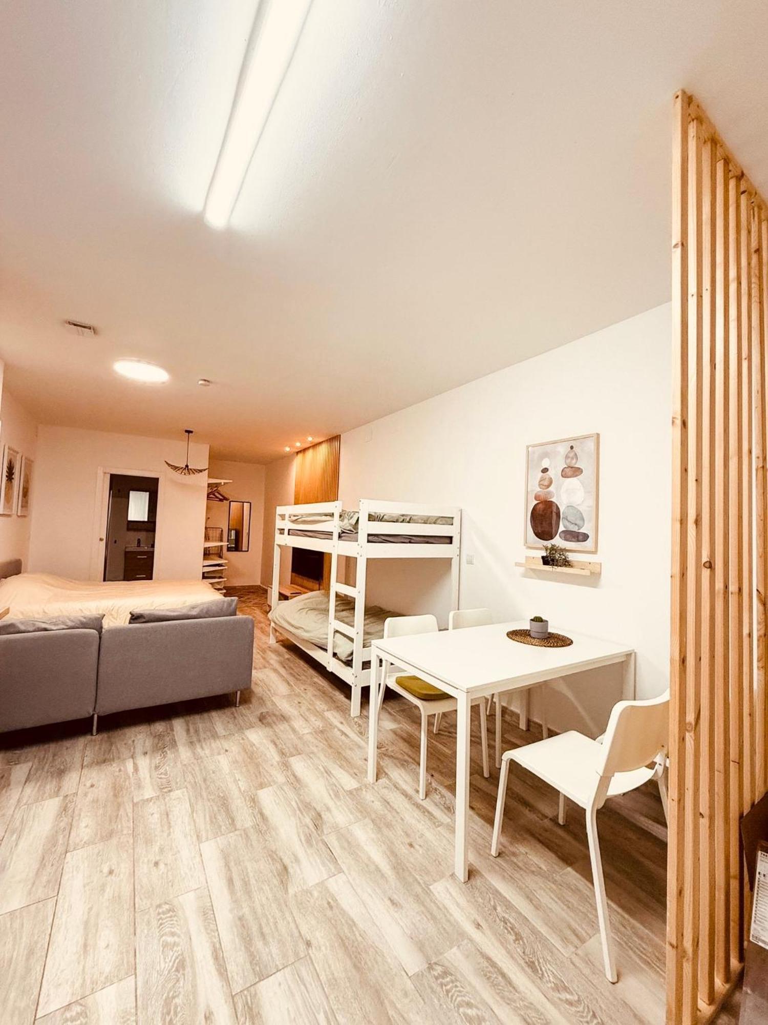El Apartamentito De Zamarrilla Parking Gratis Incluido Malaga Ngoại thất bức ảnh